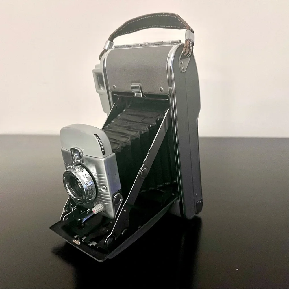 Vintage 1950's Polaroid Land Camera Model 80